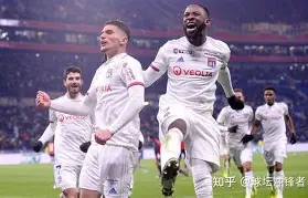法国杯加时末段走向成谜，里昂造点机会，震撼外界，团队化学反应显著