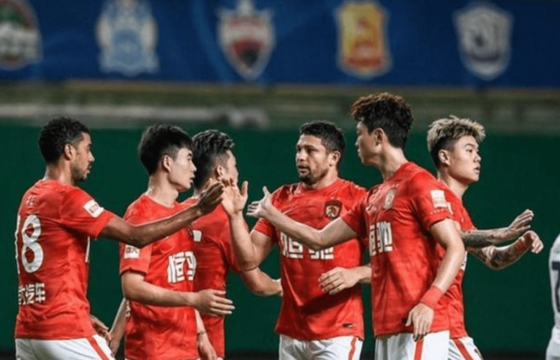 赛地聚焦：中超今晚热度飙升，瓦伦西亚遗憾出局，气氛紧张，球探报告显示潜力(巴塞罗那vs瓦伦西亚)