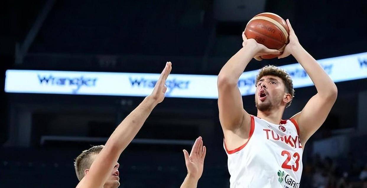 山东男篮迎意大利杯关键赛；窗口期门线救险；更衣室稳定；训练强度明显提升(长城杯2025赛题及答案)-九游体育入口